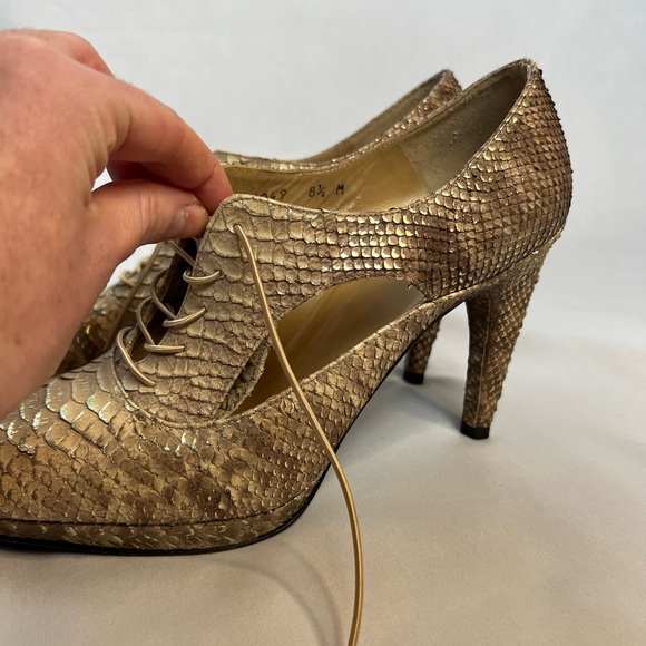Stuart Weitzman Gold Python Platform Lace Up Heels 8.5 Made Spain - Picture 6 of 13